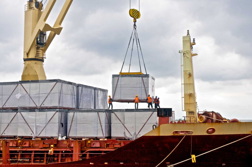 loading cargo into the ship in port shipyard PYAVUBT